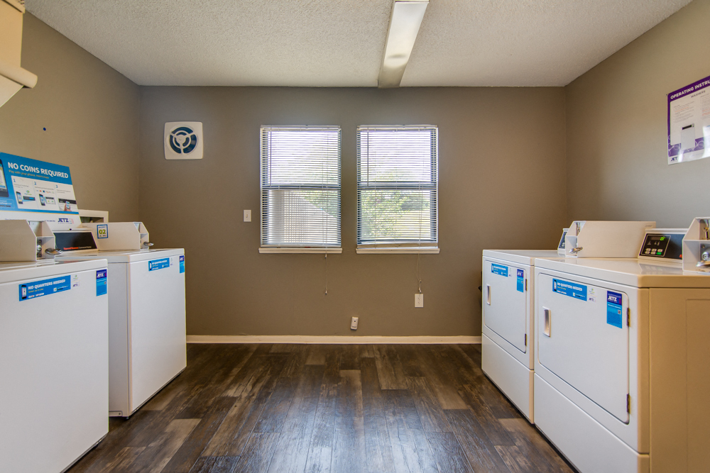 Photos and Video Prairie Walk Apartments in Kansas City, MO